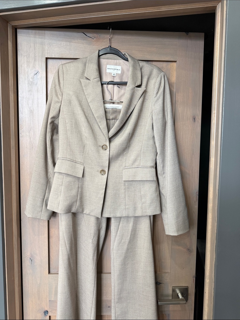 Banana Republic Beige Women's Two-Piece Suit Blazer & Trousers